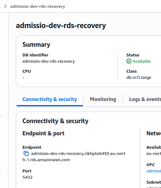 Den nye databasen admissio-dev-rds-recovery med Endpoint og Port synlig